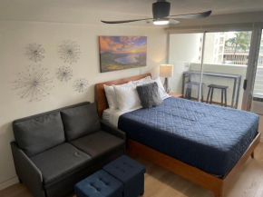 Contemporary Ocean View Suite - Heart of Waikiki!